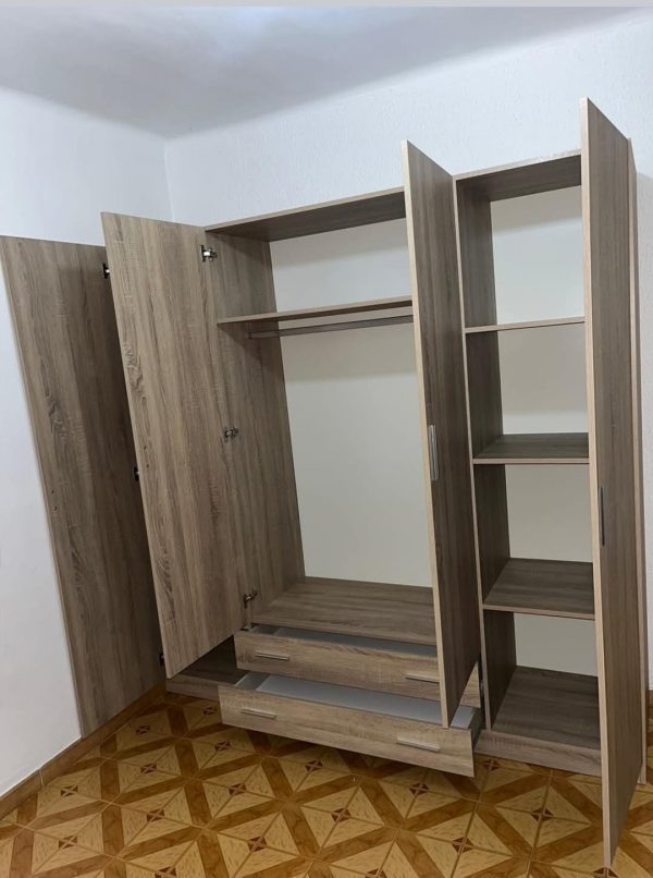 Armario de Madera 4 Puertas | Calidad y Estilo - Imagen 4
